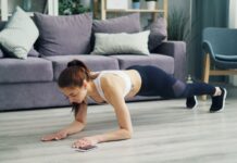 일상을 지키는 힘, 스트레스 관리의 새로운 바람 a woman is doing push ups on the floor